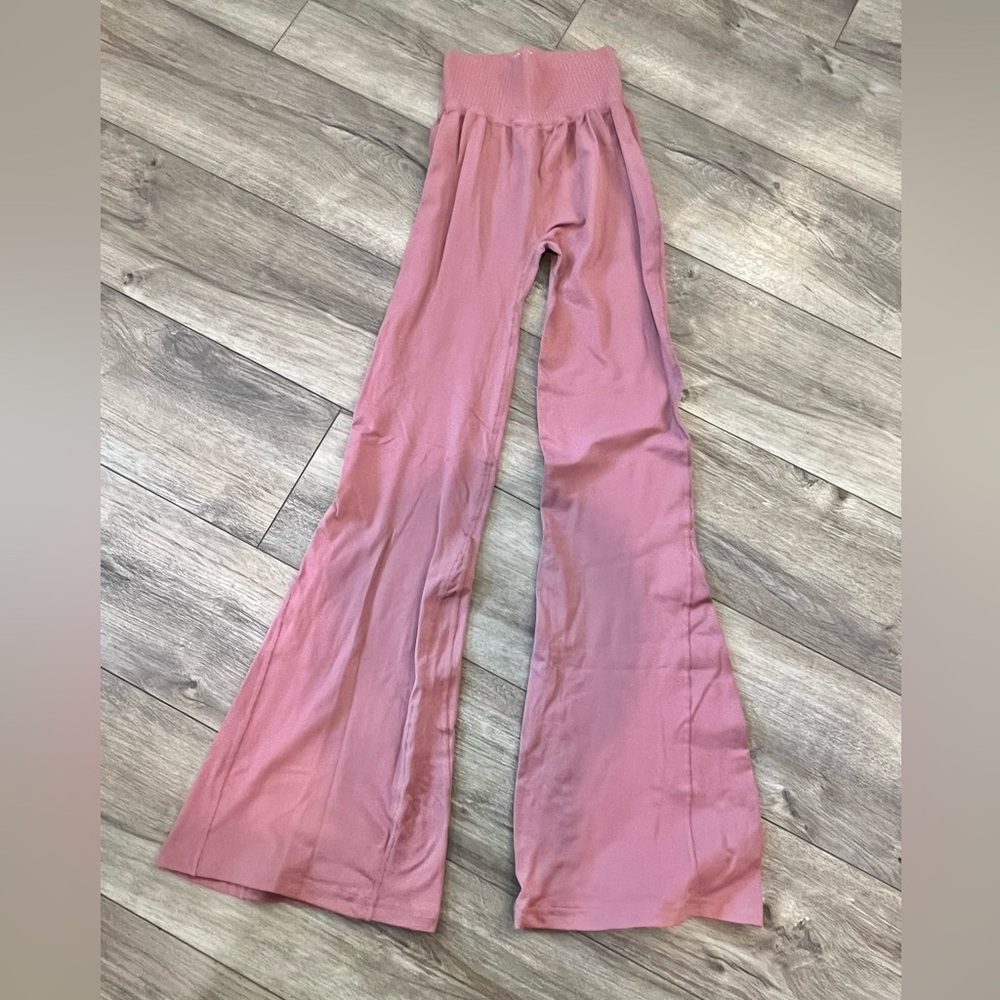 Free People Movement Good Karma Flare Leggings Mauve XS/S NWOT